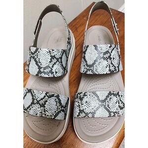 Crocs Brooklyn SNAKE Low Wedge Sandal Womens size 8